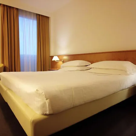 Western Park 4* بياتشينسا