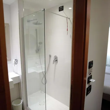 فندق Western Park بياتشينسا