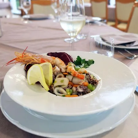 Western Park 4* بياتشينسا