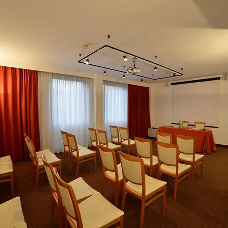 Western Park فندق بياتشينسا