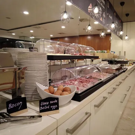 فندق Western Park بياتشينسا