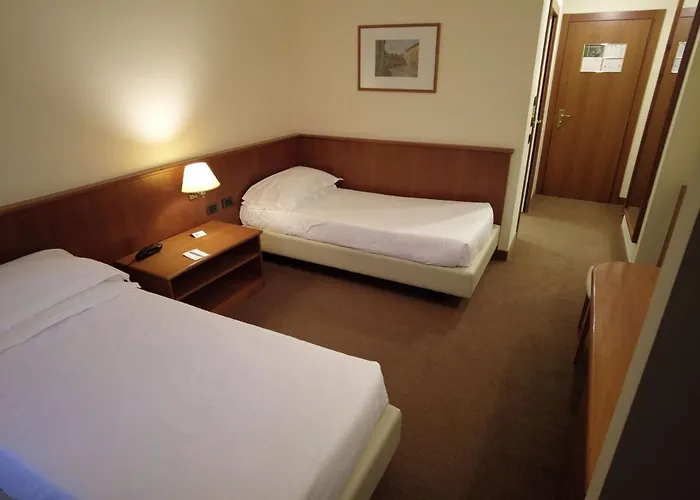 Western Park Hotel Plaisance