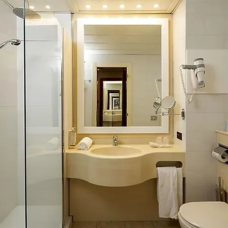 Western Park 4*