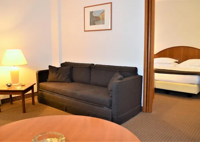 Otel Western Park 4*